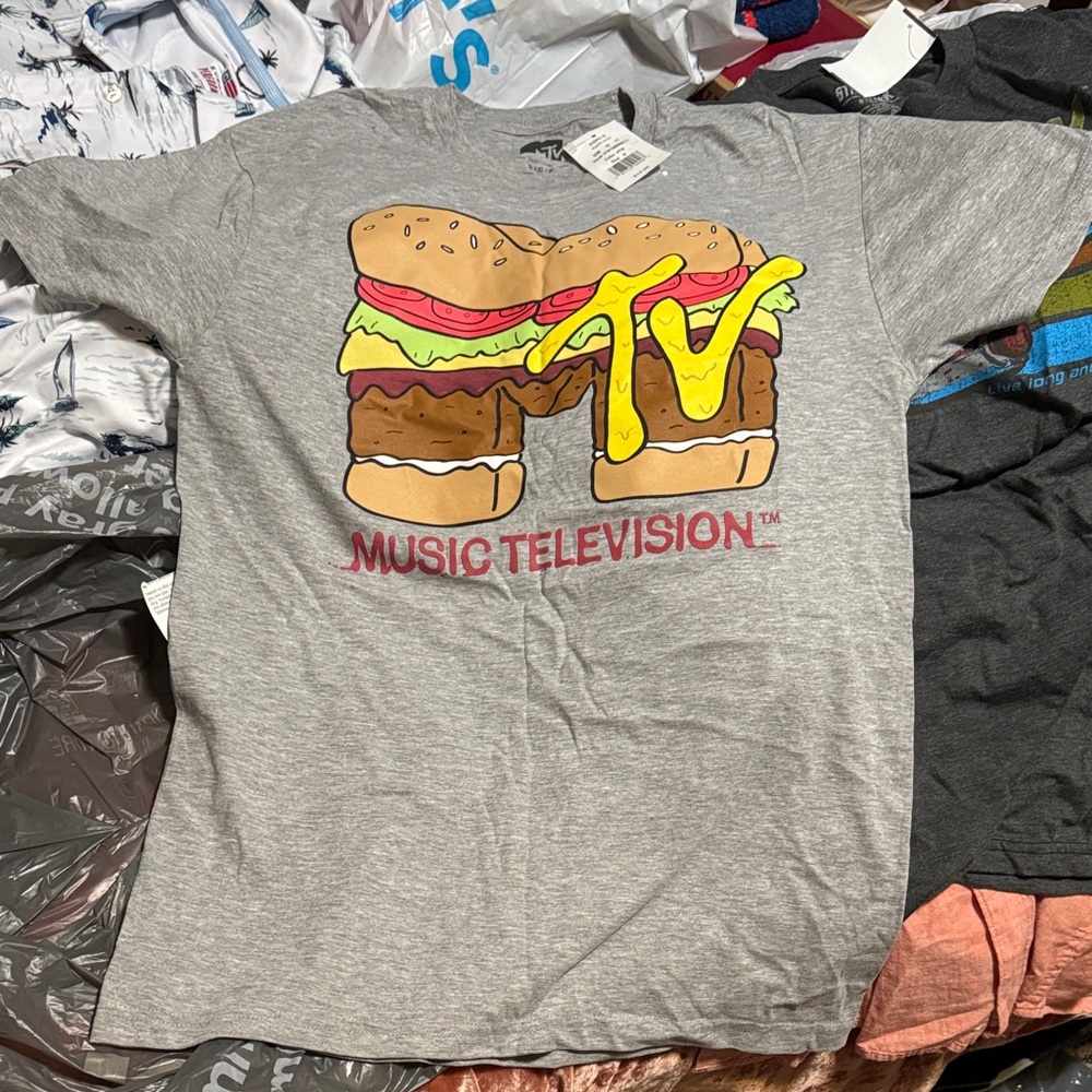 MTV Burger Graphic Tee in Gray